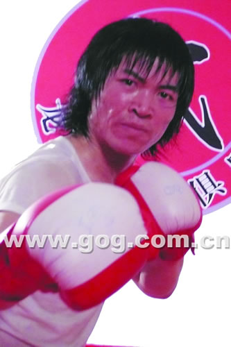 �������ºÝh����(zh��n) ����С�����l(xi��ng)�[���_(t��i)���D��