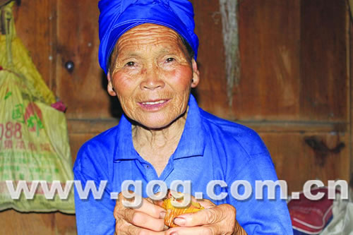 �������ºÝh����(zh��n) ����С�����l(xi��ng)�[���_(t��i)���D��