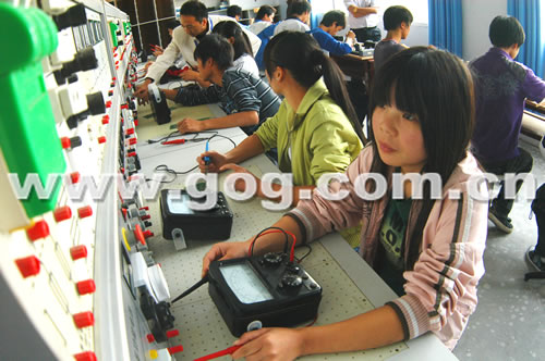 �_��У �����������˲ţ��D��