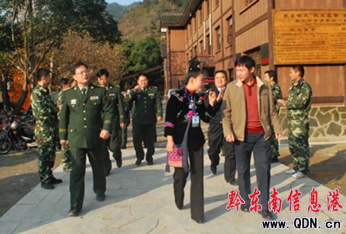 ����ؔ�������������{�нM�������ݙz���{��