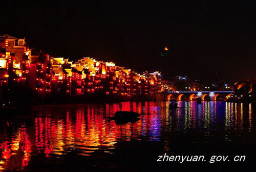 鎮遠古城夜景美 返程游客留住腳步(組圖)