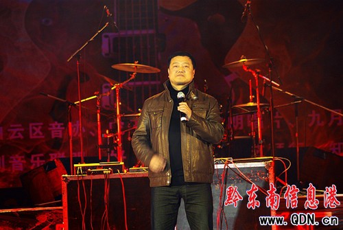 我州音樂(lè)人鄭建安放歌“貴州現(xiàn)代音樂(lè)匯”