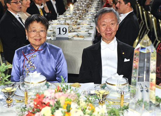 �Zؐ������W���������K������I��(�M�D)