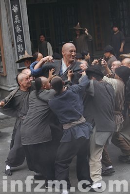 “十年”圍城:一部“純屬虛構”的革命往事