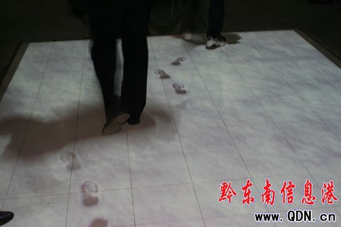 �o���^�ȡ��^ѩɽ�� �߿Ƽ��µļtɫ�Ļ�չ