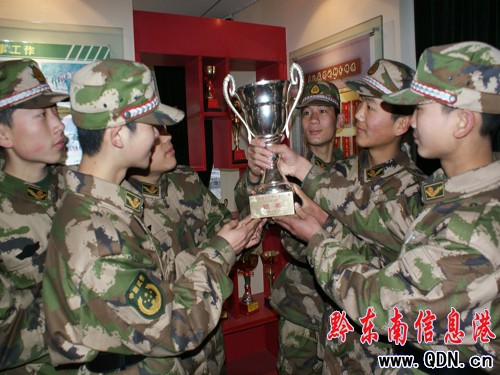 �侯֧��Ϻ��±���һ�n ���������M�ĸC���M�D��