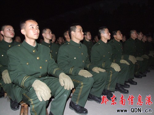 州武警支隊周末為新訓官兵送上文化“大餐”