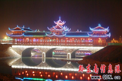 凱里大型燈會開燈 孔明燈成首日