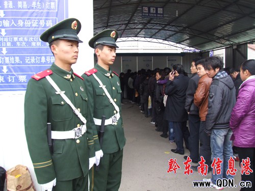 �侯�ٱ��P���܇վ�鴺�\���{�o�����M�D��