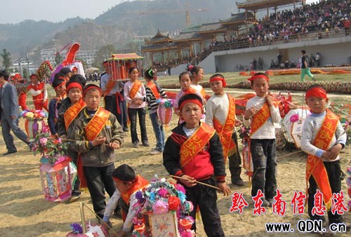 雷山舉辦關愛女孩大型宣傳活動(組圖)