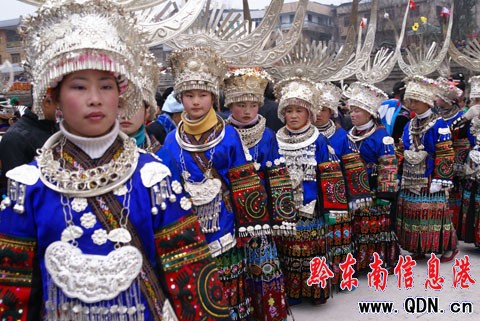 400���J���ëI�J������ ���l(xi��ng)�n�Ð��ںη���