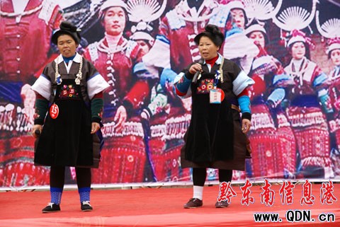 苗族情歌陶醉了閻肅:大小情歌賽 唯你最特別(圖)