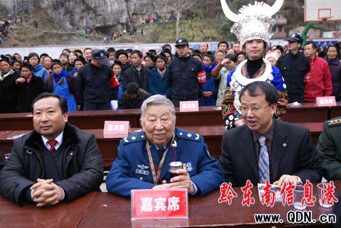 苗族情歌陶醉了閻肅:大小情歌賽 唯你最特別(圖)