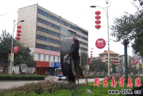 �P������������L�������D��