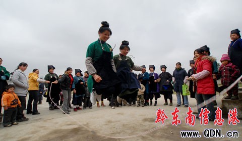 丹寨縣開展趣味性活動(dòng) 多姿多彩慶