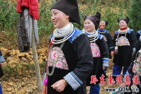 �����¶������҂�һ�����Mկ�^���nŮ���D��