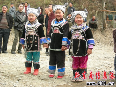 �����¶������҂�һ�����Mկ�^���nŮ���D��