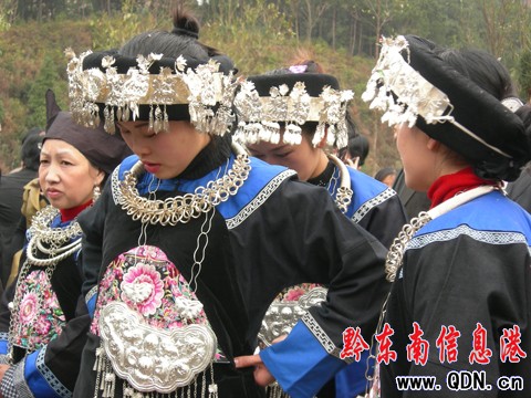 �����¶������҂�һ�����Mկ�^���nŮ���D��