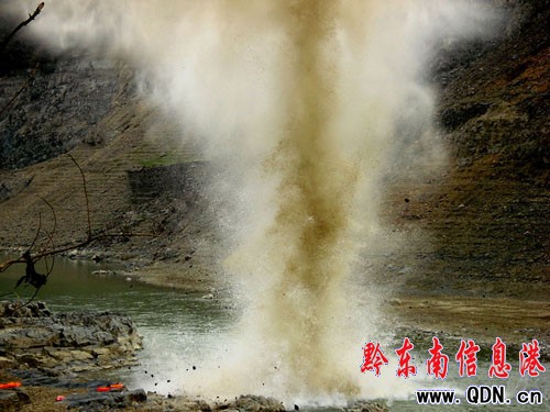 ����Ϫ��^(q��)��ը��ʯ�躽�����M�D��