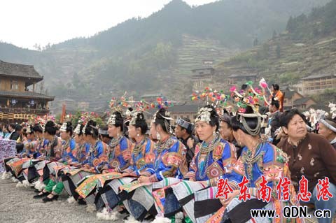 西江論壇開幕 苗鄉(xiāng)少女暢談美好鄉(xiāng)村生活(圖)