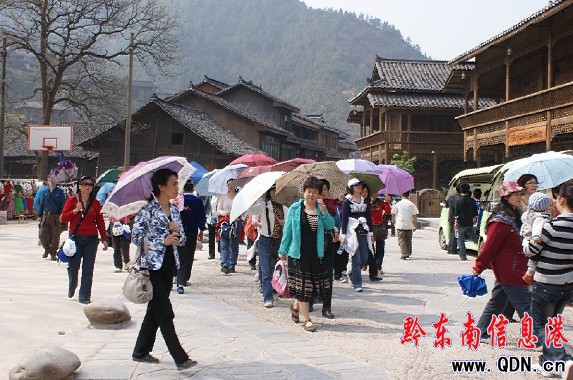雷山縣西江旅游升溫日接待游客3000人次(圖)