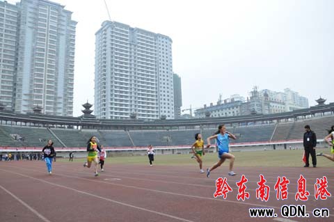 �P��؅^(q��)���Č���С�W(xu��)����\�ӕ��_Ļ���D��