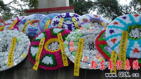 三穗縣軍人干部學生齊聚將軍故里祭英雄(圖)