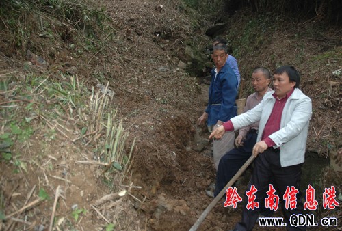 黎平黨團員活躍山鄉打井抗旱保秧苗(圖)