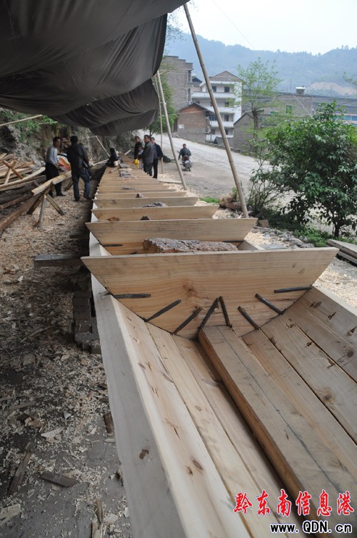 ��h��������ꖺ��ϵ�һ���ۣ��M�D��