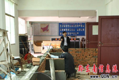 �\���h������L������x�����D��