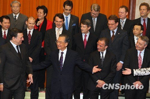 溫家寶會見巴羅佐 吁承認中國完全市場經濟地位