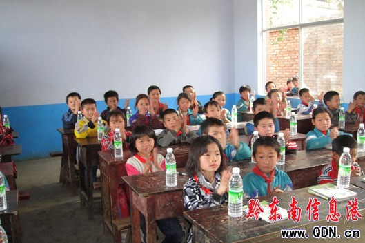 團(tuán)浙江奉化市委傾力支持丹寨縣抗旱保春耕(圖)