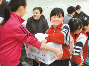 東陽義工送水為丹寨學生解渴收到感謝信(圖)