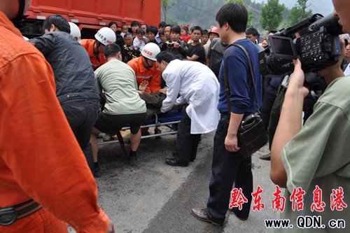 三車相撞一人被困 黃平消防破拆救司機(圖)