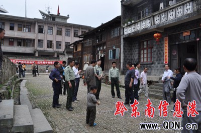 ʡ�����z��M�����ݙz���{���r�������������D��