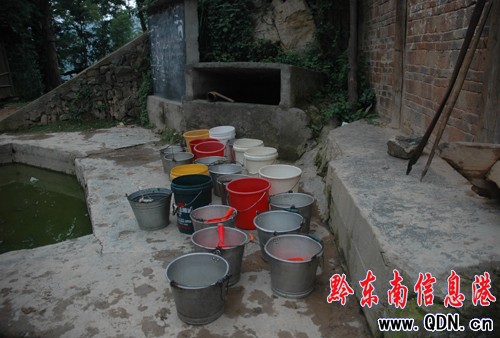 黎平王崇松縣長馳騁七鄉鎮指導防汛工作(圖)