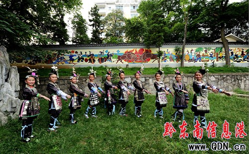 六一兒童節我州侗族大歌為世博會喝彩(組圖)