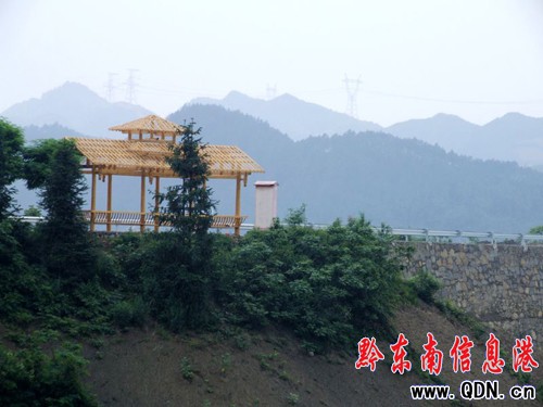 觀景臺(tái)扮靚“鎮(zhèn)岑”旅游專(zhuān)線(xiàn)成亮點(diǎn)(圖)