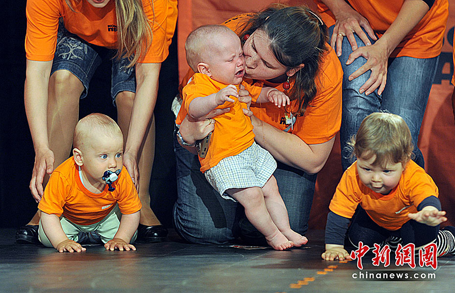 烏克蘭舉行寶寶爬行大賽