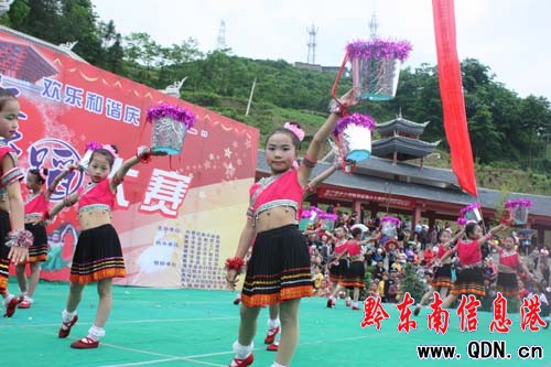 黃平舉辦首屆少兒舞蹈大賽(組圖)