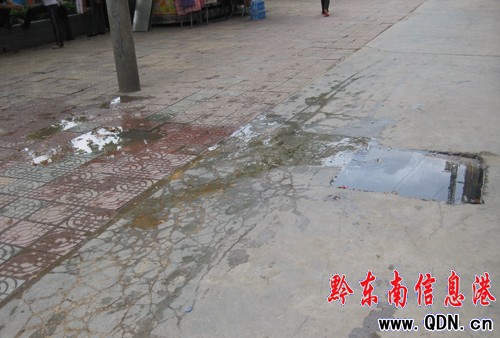 Ѭ�˵���ˮ���^���е� ·��ֻ�ܓu�^�@�У��D��