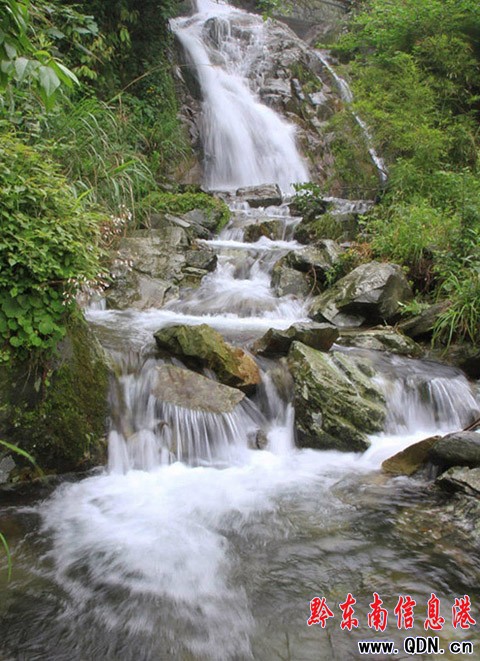 三穗老山坡臥藏著一條美麗的龍泉瀑布(組圖)