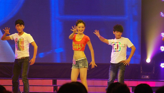 組圖:中國美女起舞世界杯開幕式現中國元素