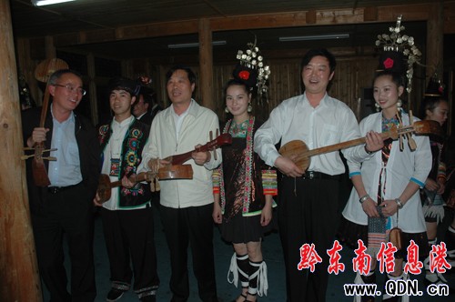 中國(guó)農(nóng)業(yè)發(fā)展銀行副行長(zhǎng)孟獻(xiàn)斌到黎平調(diào)研(圖)