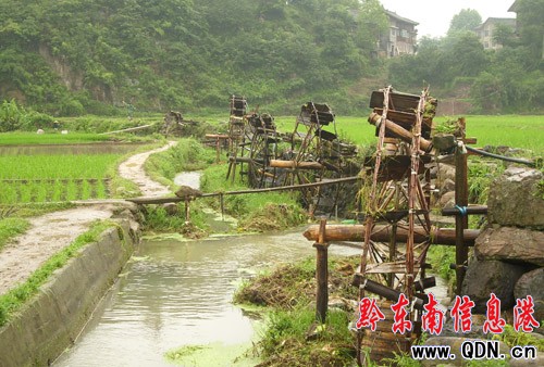 ��ɽ�h��ˮ܇֮�l(xi��ng)���Ąe���L(f��ng)��(�M�D)