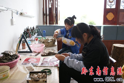 非遺產銀飾技藝叩開苗族同胞致富門(圖)