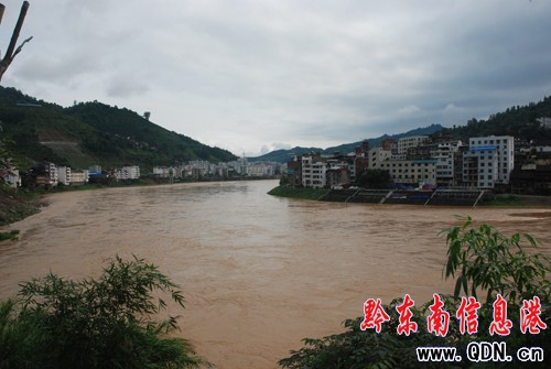 從江縣遭受暴雨襲擊 86324人受災(組圖)