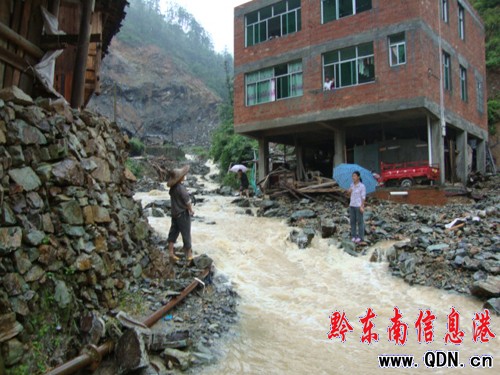 從江縣遭受暴雨襲擊 86324人受災(組圖)