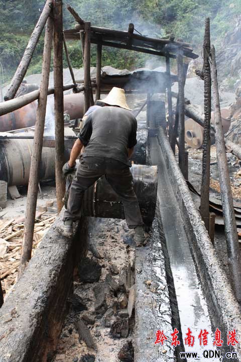 錦屏興修貧鄉路 加快群眾致富步伐(圖)