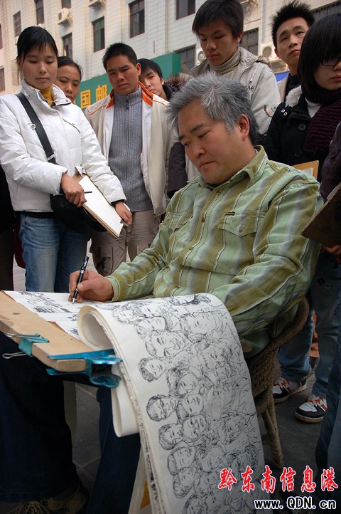 多彩貴州醉倒畫家 兩幅油畫賣出32萬高價(組圖)